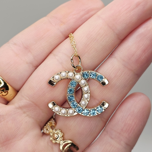 Authentic CHANEL PEARL Blue Crystal Pendant Necklace - Picture 1 of 4